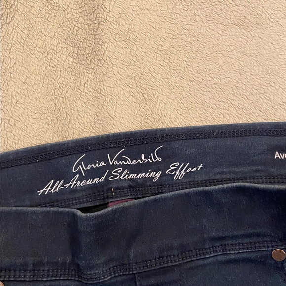 Gloria Vanderbilt Dark Blue Jeans - Picture 2 of 4